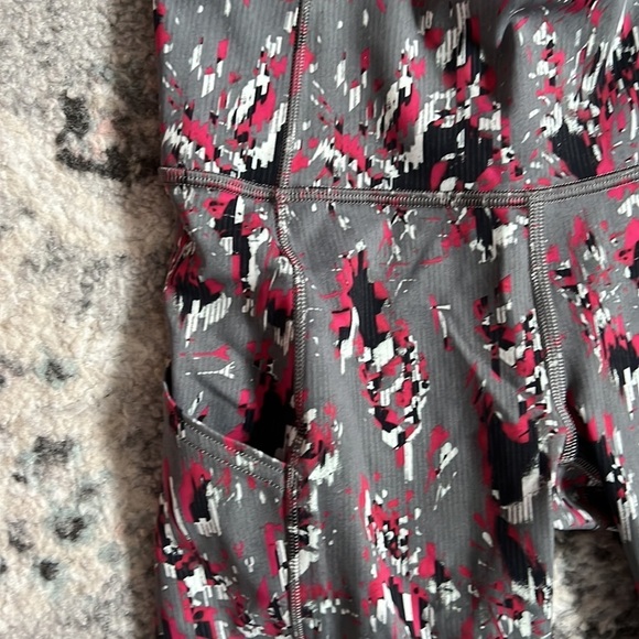 Lululemon Fast and Free High Rise Leggings - Picture 3 of 12